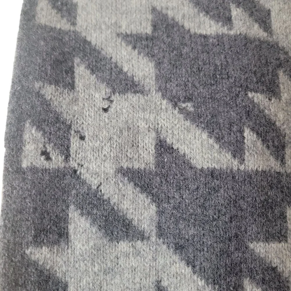 Gant Men's Houndstooth Scarf Gray 100% Lambswool Classic Winter Accessory